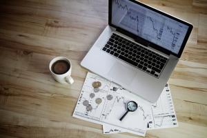 Poranny komentarz rynkowy XTB – mieszane sygnały z Fed Poranny komentarz rynkowy XTB – mieszane sygnały z Fed